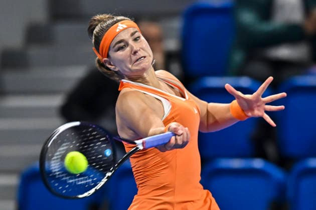 WTA, Tennis Damen QATAR OPEN 2026-QUARTERFINAL Karolina Muchova of the Czech Republic competes in her quarterfinal match against Anna Kalinskaya of Russia during the WTA Qatar TotalEnergies Open 2026 tennis tournament at the Khalifa International Tennis Complex in Doha, Qatar, on February 12, 2026. DOHA Qatar Copyright: xNOUSHADx