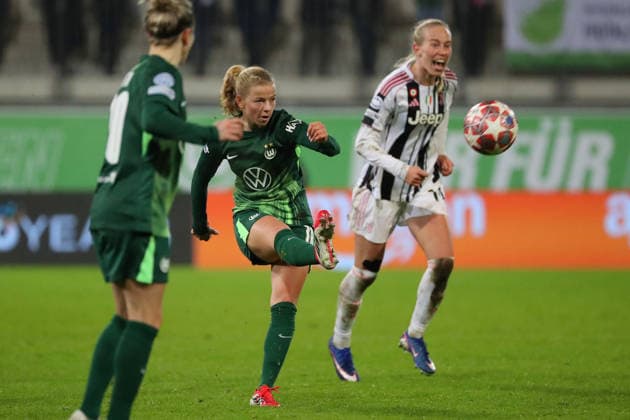 VfL vs. Juventus, CL Frauen Wolfsburg, 12.02.2026, Fußball, Frauen, VfL Wolfsburg vs. Juventus Turin, Champions League, Play-Offs, Saison 2025 2026, Justine Kielland (VfL Wolfsburg) AOK Stadion Niedersachsen Deutschland