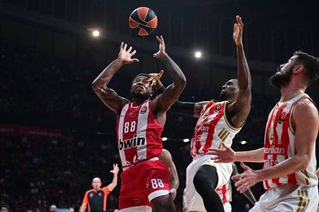 EuroLeague Basketball, Olympiacos Piraeus vs Crvena Zvezda Meridianbet Belgrade - Tyrique Daniel Jones, 88 of Olympiacos Piraeus in action during the Euroleague regular season basketball match between Olympiacos Piraeus and Crvena Zvezda Meridianbet Belgrade held at Peace and Friendship Stadium in Piraeus, Grecee, 13 February 2026. PIRAEUS Greece Copyright: xOnexInchxProductionsx 6849752