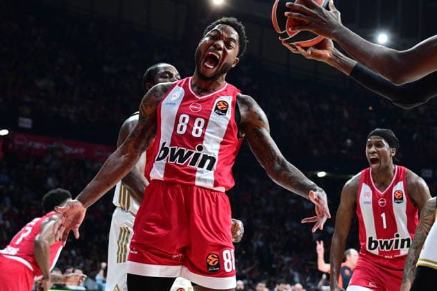 EuroLeague Basketball, Olympiacos Piraeus vs Crvena Zvezda Meridianbet Belgrade - Tyrique Daniel Jones, 88 of Olympiacos Piraeus celebrate during the Euroleague regular season basketball match between Olympiacos Piraeus and Crvena Zvezda Meridianbet Belgrade held at Peace and Friendship Stadium in Piraeus, Grecee, 13 February 2026. PIRAEUS Greece Copyright: xOnexInchxProductionsx 6849613