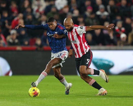 London, England, February 12 2026: Cristhian Mosquera (3 Arsenal) and Igor Thiago (9 Brentford) compete for the ball during the Premier League game between Brentford and Arsenal at Gtech Community Stadium in London, England. (Photo by Jay Patel Sports Press Photo SPP) Copyright: xJayxPatel SportsxPressxPhoto SPPx Sportspressphoto_SPR92068