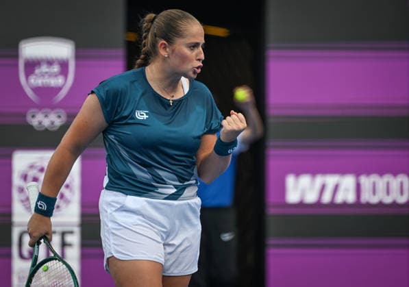 Qatar TotalEnergies Open 2026 - Day Five DOHA, QATAR FEBRUARY 12: Jelena Ostapenko of Latvia competes against Elisabetta Cocciaretto of Italy in the quarterfinals on Day Five of the Qatar TotalEnergies Open, part of the Hologic WTA, Tennis Damen Tour, at the Khalifa International Tennis and Squash Complex on February 12, 2026 in Doha, Qatar. Doha Qatar  Copyright: xArturxWidakx originalFilename:widak-qatartot260212_np9yZ.jpg