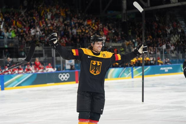 Milano Cortina, 2026 , Winter Olympic Games, Olympische Spiele, Olympia, OS Olympische Winter-Olympische spiele 2026 , Icehockey, Eishockey Männer, Men s Preliminary Round, Vorrunde, Deutschland vs Dänemark, Germany vs Denmark , ce Hockey Arena Milano Mailand Moritz Seider Deutschland, Germany, Photocopyright Gladys Chai von der Laage *** Milano Cortina, 2026 , Winter Olympic Games, Winter Olympic Games 2026 , Icehockey, Icehockey Men, Men s Preliminary Round, Preliminary Round, Germany vs Denmark, Germany vs Denmark , ce Hockey Arena Milano Milano Moritz Seider Germany, Germany, Photocopyright Gladys Chai von der Laage