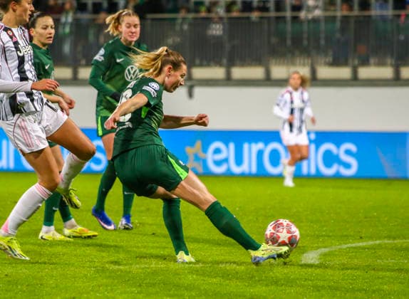 Deutschland: Fussball UEFA Women™s Champions League 2025 2026, Playoffs VfL Wolfsburg vs Juventus AOK Stadion (Wolfsburg) Wolfsburg Copyright: xAymanxAlahmedx
