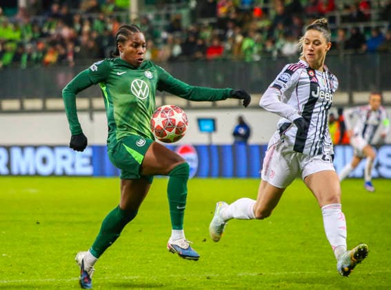 Deutschland: Fussball UEFA Women™s Champions League 2025 2026, Playoffs VfL Wolfsburg vs Juventus AOK Stadion (Wolfsburg) Lineth Beerensteyn (VfL Wolfsburg Frauen, 9) Wolfsburg Copyright: xAymanxAlahmedx