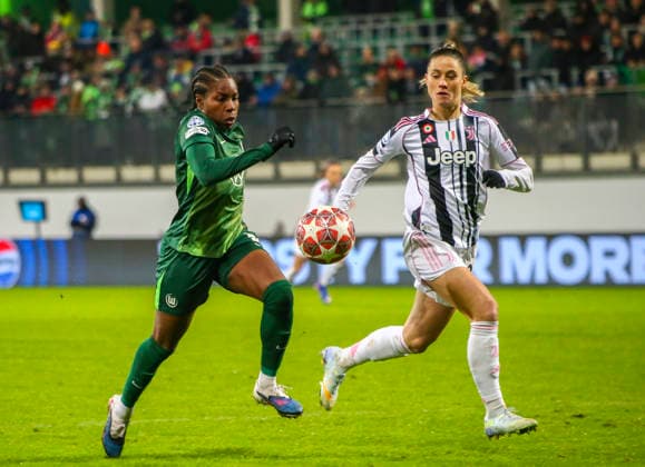 Deutschland: Fussball UEFA Women™s Champions League 2025 2026, Playoffs VfL Wolfsburg vs Juventus AOK Stadion (Wolfsburg) Lineth Beerensteyn (VfL Wolfsburg Frauen, 9) Wolfsburg Copyright: xAymanxAlahmedx