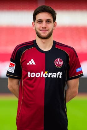 11.02.2026 - 1. FC Nürnberg FCN ( Club ) - 2. Fussball Bundesliga BL - Saison 2025 2026 - Fotomontage aus Portrait und Stadionhintergrund - Fototermin Porträttermin Vorstellung Präsentation Pressetermin - - Einzelbild Einzelfoto Portrait Porträt Kopfbild - Styopa Mkrtchyan (44, 1. FC Nürnberg FCN )