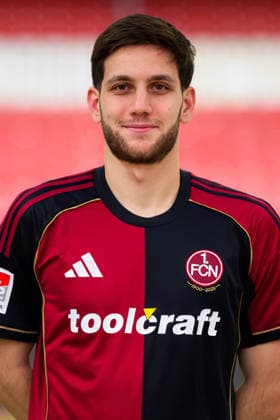 11.02.2026 - 1. FC Nürnberg FCN ( Club ) - 2. Fussball Bundesliga BL - Saison 2025 2026 - Fotomontage aus Portrait und Stadionhintergrund - Fototermin Porträttermin Vorstellung Präsentation Pressetermin - - Einzelbild Einzelfoto Portrait Porträt Kopfbild - Styopa Mkrtchyan (44, 1. FC Nürnberg FCN )