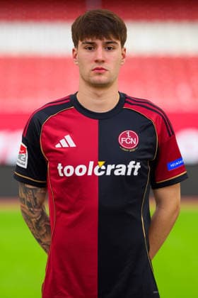 11.02.2026 - 1. FC Nürnberg FCN ( Club ) - 2. Fussball Bundesliga BL - Saison 2025 2026 - Fotomontage aus Portrait und Stadionhintergrund - Fototermin Porträttermin Vorstellung Präsentation Pressetermin - - Einzelbild Einzelfoto Portrait Porträt Kopfbild - Javier Fernandez (20, 1. FC Nürnberg FCN )