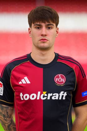 11.02.2026 - 1. FC Nürnberg FCN ( Club ) - 2. Fussball Bundesliga BL - Saison 2025 2026 - Fotomontage aus Portrait und Stadionhintergrund - Fototermin Porträttermin Vorstellung Präsentation Pressetermin - - Einzelbild Einzelfoto Portrait Porträt Kopfbild - Javier Fernandez (20, 1. FC Nürnberg FCN )