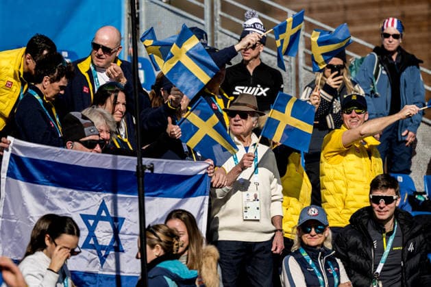 260213 King Carl XVI Gustaf of Sweden in the stands at the men s 10km free technique individual start cross-country skiing race during day 7 of the 2026 Winter Olympics on February 13, 2026 in Val di Fiemme. Photo: Maxim Thore BILDBYRAN kod MT MT0976 skidor cross-country skiing langrenn Olympic Games, Olympische Spiele, Olympia, OS olympics winter olympics os ol olympiska spel vinter-os olympiske leker milano cortina 2026 milan cortina 2026 milano cortina 2026 olympic games milano cortina 2026 winter olympic games milano cortina-os milano cortina-ol vinter-ol 7 bbeng intervallstart sverige kung israel flagga *** 260213 King Carl XVI Gustaf of Sweden in the stands at the men s 10km free technique individual start cross country skiing race during day 7 of the 2026 Winter Olympics on February 13, 2026 in Val di Fiemme Photo Maxim Thore BILDBYRAN kod MT MT0976 skidor cross country skiing langrenn olympic games olympics winter olympics os ol olympiska spel vinter os olympiske leker milano cortina 2026 milan cortina 2026 milano cortina 2026 olympic games milano cortina 2026 winter olympic games milano cortina os milano cortina ol vinter ol 7 bbeng intervallstart sverige kung israel flag  Copyright: MAXIMxTHORE BB260213MT103