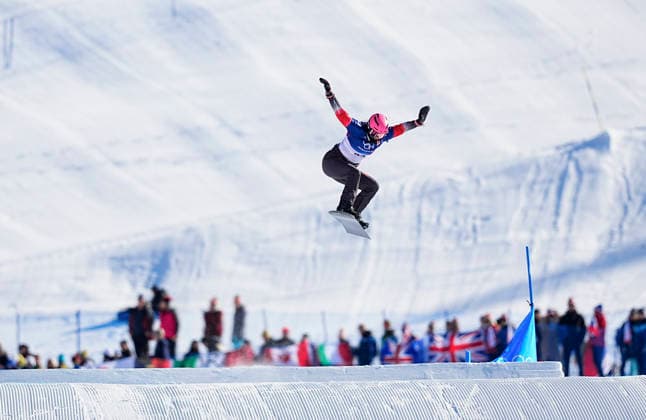 (260213) -- LIVIGNO, Feb. 13, 2026 -- Pang Chuyuan of China competes during the snowboard women s cross seeding at the Milan-Cortina 2026 Olympic Winter games, Winterspiele,Spiele, Summer games in Livigno, Italy, Feb. 13, 2026. ) (MICO2026)ITALY-LIVIGNO-OLYMPIC WINTER GAMES-SNOWBOARD-WOMEN S CROSS-SEEDING WuxHuiwo 