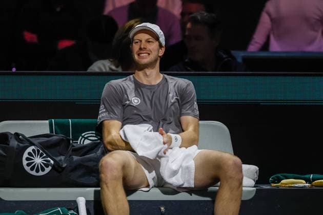 Botic van de Zandschulp in action against Alex de Minaur ABN AMRO Open, Day 5, Day Five, ABN AMRO Open, Rotterdam Ahoy, February 13, 2026, Rotterdam, Netherlands.
