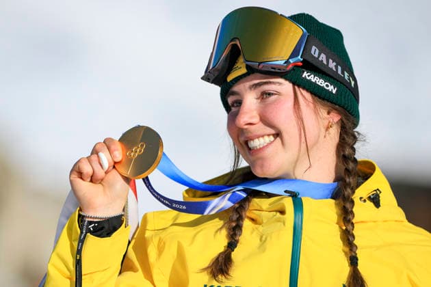 OLYMPICS - Winter Olympic Games, Olympische Spiele, Olympia, OS Milano Cortina 2026 LIVIGNO,ITALY,13.FEB.26 - OLYMPICS, SNOWBOARD - Winter Olympic Games Milano Cortina 2026, Snowboard Cross, women, final, medal ceremony. Image shows the rejoicing of Josie Baff (AUS). Keywords: medal.  GEPAxpictures xWolfgangxGrebien
