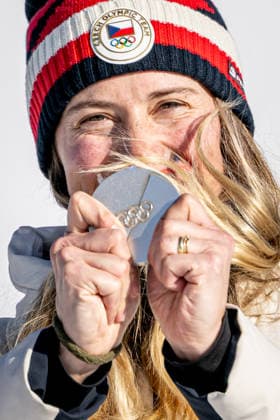 XXV Winter Olympic Games, Olympische Spiele, Olympia, OS in Livigno, Italy, on February 13, 2026. Women s Snowboard Cross. Eva Adamczykova from Czech Republic celebrates with silver medal. (CTKxPhoto DavidxTanecek) CTKPhotoP2026021306698  CTKPhotoP2026021306698