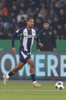 10.02.2026, xtgx, Fussball DFB-Pokal Viertelfinale, Hertha BSC Berlin - SC Freiburg emspor, v.l. Jeremy Dudziak (Hertha) Freisteller, Einzelbild, Ganzkoerper, single frame (DFL DFB REGULATIONS PROHIBIT ANY USE OF PHOTOGRAPHS as IMAGE SEQUENCES and or QUASI-VIDEO) Berlin *** 10 02 2026, xtgx, Fußball DFB Pokal Viertelfinale, Hertha BSC Berlin SC Freiburg emspor, v l Jeremy Dudziak Hertha Freisteller, Einzelbild, Ganzkoerper, single frame DFL DFB REGULATIONS PROHIBIT ANY USE OF PHOTOGRAPHS as IMAGE SEQUENCES and or QUASI VIDEO Berlin