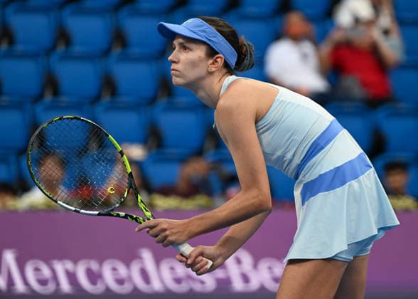 Qatar TotalEnergies Open 2026 - Day Six DOHA, QATAR FEBRUARY 13: Anna Danilina of Kazakhstan and Aleksandra Krunic (not pictured) of Serbia compete against Gabriela Dabrowski of Canada and Luisa Stefani of Brazil in the doubles semifinal on Day Six of the Qatar TotalEnergies Open, part of the Hologic WTA, Tennis Damen Tour, at the Khalifa International Tennis and Squash Complex in Doha, Qatar, February 13, 2026. Doha Qatar  Copyright: xArturxWidakx originalFilename:widak-qatartot260213_npehc.jpg