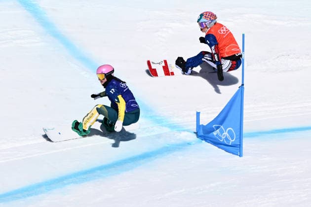 2026 WINTER Olympic Games, Olympische Spiele, Olympia, OS Josie Baff of Australia leads during the 1 8th final of the Women™s Snowboard Cross Final at the Livigno Snow Park on day 7 of the 2026 Milano Cortina Winter Olympic Games in Livigno, Italy, Wednesday, February 11, 2026. ( NO ARCHIVING, EDITORIAL USE ONLY LIVIGNO SONDRIO ITALY  Copyright: xDANxHIMBRECHTSx 20260214119350000789