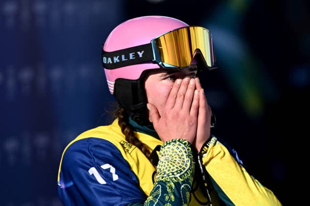 2026 WINTER Olympic Games, Olympische Spiele, Olympia, OS Josie Baff of Australia celebrates after winning the Gold medal in the Women™s Snowboard Cross Final at the Livigno Snow Park on day 7 of the 2026 Milano Cortina Winter Olympic Games in Livigno, Italy, Wednesday, February 11, 2026. ( NO ARCHIVING, EDITORIAL USE ONLY LIVIGNO SONDRIO ITALY  Copyright: xDANxHIMBRECHTSx 20260214139312241988