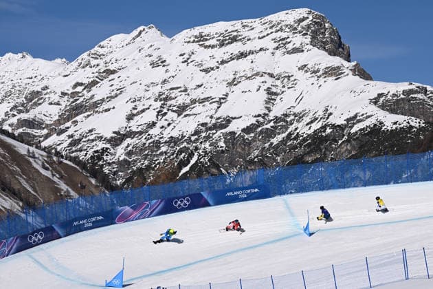 2026 WINTER Olympic Games, Olympische Spiele, Olympia, OS Abbey Wilson of Australia (second right) during the 1 8th final of the Women™s Snowboard Cross Final at the Livigno Snow Park on day 7 of the 2026 Milano Cortina Winter Olympic Games in Livigno, Italy, Wednesday, February 11, 2026. ( NO ARCHIVING, EDITORIAL USE ONLY LIVIGNO SONDRIO ITALY  Copyright: xDANxHIMBRECHTSx 20260214163795167743