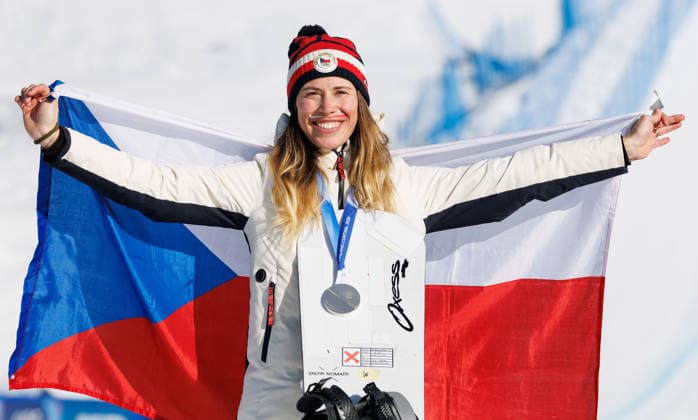 OLYMPICS - Winter Olympic Games, Olympische Spiele, Olympia, OS Milano Cortina 2026 LIVIGNO,ITALY,13.FEB.26 - OLYMPICS, SNOWBOARD - Winter Olympic Games Milano Cortina 2026, Snowboard Cross, women, final, medal ceremony. Image shows Eva Adamczykova (CZE). Keywords: medal.  GEPAxpictures xHaraldxSteiner