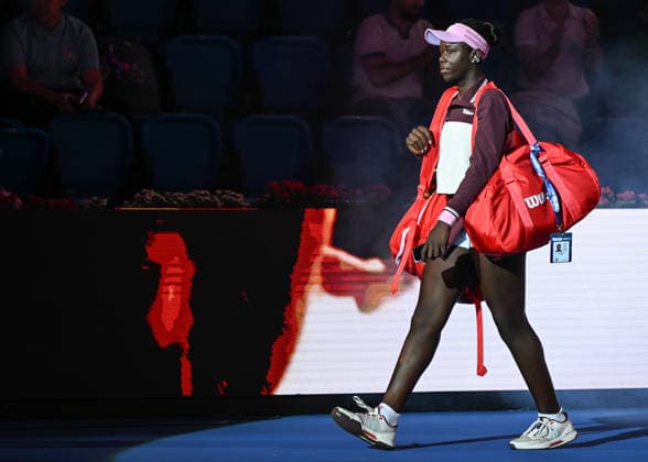 Qatar TotalEnergies Open 2026 - Day Six DOHA, QATAR FEBRUARY 13: Victoria Mboko of Canada arrives ahead of her match against Jelena Ostapenko of Latvia in the semifinal on Day Six of the Qatar TotalEnergies Open, part of the Hologic WTA, Tennis Damen Tour, at the Khalifa International Tennis and Squash Complex on February 13, 2026 in Doha, Qatar. Doha Qatar  Copyright: xArturxWidakx originalFilename:widak-qatartot260213_npyK2.jpg