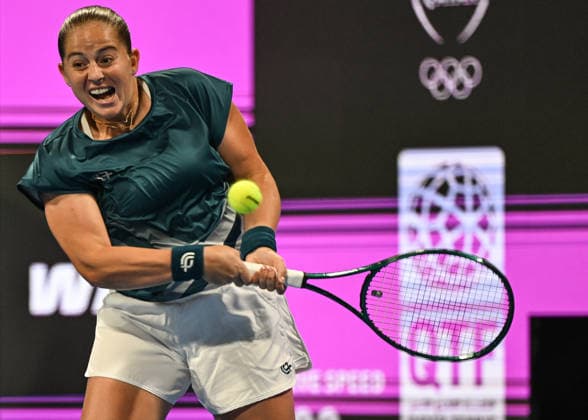 Qatar TotalEnergies Open 2026 - Day Six DOHA, QATAR FEBRUARY 13: Victoria Mboko of Canada competes against Jelena Ostapenko of Latvia in the semifinal on Day Six of the Qatar TotalEnergies Open, part of the Hologic WTA, Tennis Damen Tour, at the Khalifa International Tennis and Squash Complex on February 13, 2026 in Doha, Qatar. Doha Qatar  Copyright: xArturxWidakx originalFilename:widak-qatartot260213_npyoW.jpg