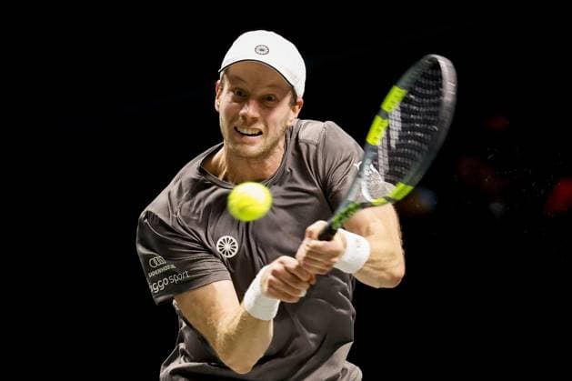 ROTTERDAM - Botic van de Zandschulp in action against Alex De Minaur during the quarterfinals on the fifth day of the ABN AMRO tennis tournament in Ahoy Rotterdam. BAS CZERWINSKI ANP xVIxANPxSportx xxANPxIVx 550580957 originalFilename: 550580957.jpg