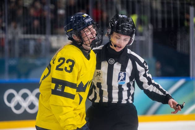 260213 Thea Johansson of Sweden reacts in the women s Ice hockey, Eishockey quarter final between Sweden and Czech Republic during day 7 of the 2026 Winter Olympics on February 13, 2026 in Milan. Photo: Emma Wallskog BILDBYRAN kod EW EW0632 ishockey ice hockey Olympic Games, Olympische Spiele, Olympia, OS olympics winter olympics os ol olympiska spel vinter-os olympiske leker milano cortina 2026 milan cortina 2026 milano cortina 2026 olympic games milano cortina 2026 winter olympic games milano cortina-os milano cortina-ol vinter-ol 7 bbeng sverige sweden dam tjeckien czech republic quarter final kvartsfinal *** 260213 Thea Johansson of Sweden reacts in the women s ice hockey quarter final between Sweden and Czech Republic during day 7 of the 2026 Winter Olympics on February 13, 2026 in Milan Photo Emma Wallskog BILDBYRAN code EW EW0632 ice hockey ice hockey olympic games olympics winter olympics os ol olympiska spel vinter os olympiske leker milano cortina 2026 milan cortina 2026 milano cortina 2026 olympic games milano cortina 2026 winter olympic games milano cortina os milano cortina ol vinter ol 7 bbeng sverige sweden dam tjeckien czech republic quarter final kvartsfinal  Copyright: EMMAxWALLSKOG BB260213EW119