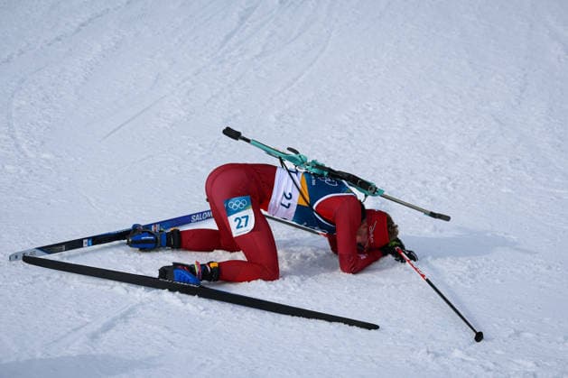 Antholz, Italien 13. Februar 2026: Biathlon Sprint Männer 10 km - Olympia 2026 Im Bild: Sebastian Stalder (SUI) erschöpft im Zielbereich. Anterselva Biathlon Arena *** Antholz, Italy 13 February 2026 Biathlon Sprint Men 10 km Olympia 2026 In the picture Sebastian Stalder SUI exhausted in the finish area Anterselva Biathlon Arena Copyright: xFotostandx xHettichx