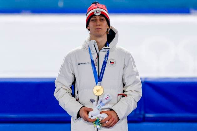 winner Metodej Jilek of Czechia smiling during the medal ceremony after Men s 10000m, Milano Cortina 2026 Winter Olympics: Day 7, Speed skating, Eisschnelllauf - Milano Cortina 2026 Winter Olympics: Day 7, Milano Speed Skating Stadium, February 13, 2026, Milan, Italy.