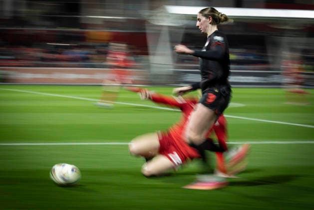 Frauen Fußball-Bundesliga; Bayer 04 Leverkusen - 1. FC Köln, 13.02.2026 Caroline Kehrer (Bayer 04 Leverkusen, 9) danamisch; Bayer 04 Leverkusen - 1. FC Köln an Spieltag 18 der Google Pixel Frauen-Bundesliga am 13.02.2026 im Ulrich-Haberland-Stadion in Leverkusen (Nordrhein-Westfalen). DFL REGULATIONS PROHIBIT ANY USE OF PHOTOGRAPHS AS IMAGE SEQUENCES AND OR QUASI-VIDEO. Copyright: xBEAUTIFULxSPORTS AxelxKohringx