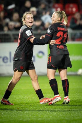 Frauen Fußball-Bundesliga; Bayer 04 Leverkusen - 1. FC Köln, 13.02.2026 Torjubel: Vanessa Fudalla (Bayer 04 Leverkusen, 21) trifft zum 1:0; Bayer 04 Leverkusen - 1. FC Köln an Spieltag 18 der Google Pixel Frauen-Bundesliga am 13.02.2026 im Ulrich-Haberland-Stadion in Leverkusen (Nordrhein-Westfalen). DFL REGULATIONS PROHIBIT ANY USE OF PHOTOGRAPHS AS IMAGE SEQUENCES AND OR QUASI-VIDEO. Copyright: xBEAUTIFULxSPORTS AxelxKohringx