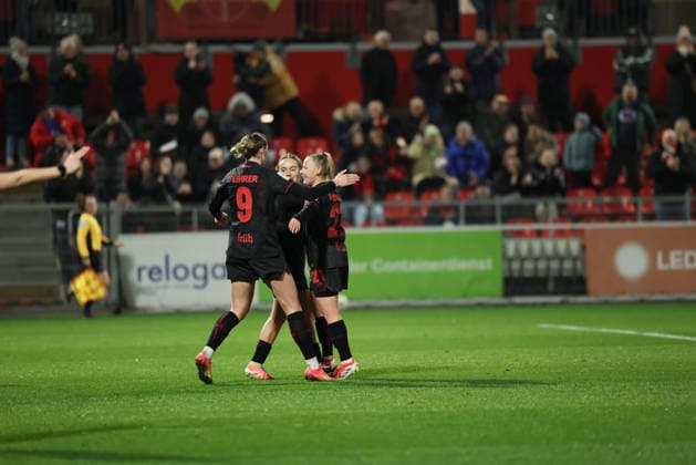 Frauen Fußball-Bundesliga; Bayer 04 Leverkusen - 1. FC Köln, 13.02.2026 ; Bayer 04 Leverkusen - 1. FC Köln an Spieltag 18 der Google Pixel Frauen-Bundesliga am 13.02.2026 im Ulrich-Haberland-Stadion in Leverkusen (Nordrhein-Westfalen). DFL REGULATIONS PROHIBIT ANY USE OF PHOTOGRAPHS AS IMAGE SEQUENCES AND OR QUASI-VIDEO. Copyright: xBEAUTIFULxSPORTS AxelxKohringx
