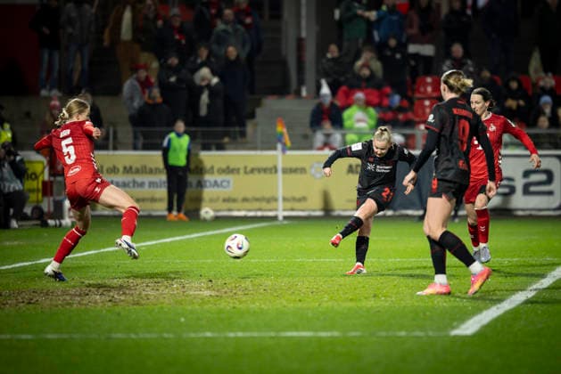 Frauen Fußball-Bundesliga; Bayer 04 Leverkusen - 1. FC Köln, 13.02.2026 Vanessa Fudalla (Bayer 04 Leverkusen, 21) trifft zum 1:0; Bayer 04 Leverkusen - 1. FC Köln an Spieltag 18 der Google Pixel Frauen-Bundesliga am 13.02.2026 im Ulrich-Haberland-Stadion in Leverkusen (Nordrhein-Westfalen). DFL REGULATIONS PROHIBIT ANY USE OF PHOTOGRAPHS AS IMAGE SEQUENCES AND OR QUASI-VIDEO. Copyright: xBEAUTIFULxSPORTS AxelxKohringx