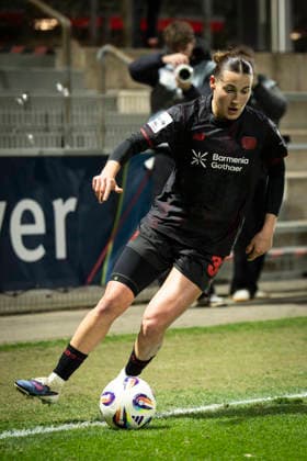 Frauen Fußball-Bundesliga; Bayer 04 Leverkusen - 1. FC Köln, 13.02.2026 Carlotta Wamser (Bayer 04 Leverkusen, 37); Bayer 04 Leverkusen - 1. FC Köln an Spieltag 18 der Google Pixel Frauen-Bundesliga am 13.02.2026 im Ulrich-Haberland-Stadion in Leverkusen (Nordrhein-Westfalen). DFL REGULATIONS PROHIBIT ANY USE OF PHOTOGRAPHS AS IMAGE SEQUENCES AND OR QUASI-VIDEO. Copyright: xBEAUTIFULxSPORTS AxelxKohringx