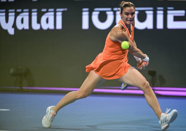 Qatar TotalEnergies Open 2026 - Day Five DOHA, QATAR FEBRUARY 13: Maria Sakkari of Greece competes against Karolina Muchova of the Czechia in the semifinal on Day Six of the Qatar TotalEnergies Open, part of the Hologic WTA, Tennis Damen Tour, at the Khalifa International Tennis and Squash Complex on February 13, 2026 in Doha, Qatar. Doha Qatar  Copyright: xArturxWidakx originalFilename:widak-qatartot260213_npqL2.jpg