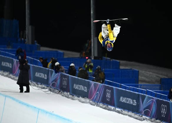 2026 WINTER Olympic Games, Olympische Spiele, Olympia, OS Valentino Guseli of Australia competes during the first run of Men™s Snowboard Halfpipe Final at the Livigno Snow Park on day 7 of the 2026 Milano Cortina Winter Olympic Games in Italy, Friday, February 13, 2026. ( NO ARCHIVING, EDITORIAL USE ONLY MILANO LOMBARDY ITALY  Copyright: xDANxHIMBRECHTSx 20260214120076595315