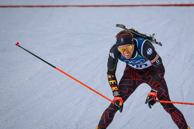 Antholz, Italien 13. Februar 2026: Biathlon Sprint Männer 10 km - Olympia 2026 Im Bild: David Zobel (GER) im Zielbereich. Anterselva Biathlon Arena *** Antholz, Italy 13 February 2026 Biathlon Sprint Men 10 km Olympia 2026 In the picture David Zobel GER in the finish area Anterselva Biathlon Arena Copyright: xFotostandx xHettichx