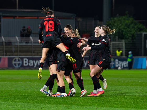 Jubel und Freude bei Sofie Zdebel (Bayer 04 Leverkusen, 16), Loreen Bender (Bayer 04 Leverkusen, 19) und dem Rest des Teams nach dem 2:0 von Sofie Zdebel (Bayer 04 Leverkusen, 16) Bayer 04 Leverkusen vs. 1. FC Koeln, Fußball, Frauen Bundesliga, Google Pixel Frauen Bundesliga, 18. Spieltag, Saison 2025 2026, 13.02.2026 DFB REGULATIONS PROHIBIT ANY USE OF PHOTOGRAPHS AS IMAGE SEQUENCES AND OR QUASI-VIDEO, Bayer 04 Leverkusen vs. 1. FC Koeln, Fußball, Frauen Bundesliga, Google Pixel Frauen Bundesliga, 18. Spieltag, Saison 2025 2026, 13.02.2026 Leverkusen Copyright: xEibner-Pressefoto DamianxKruczynx EP_DKI