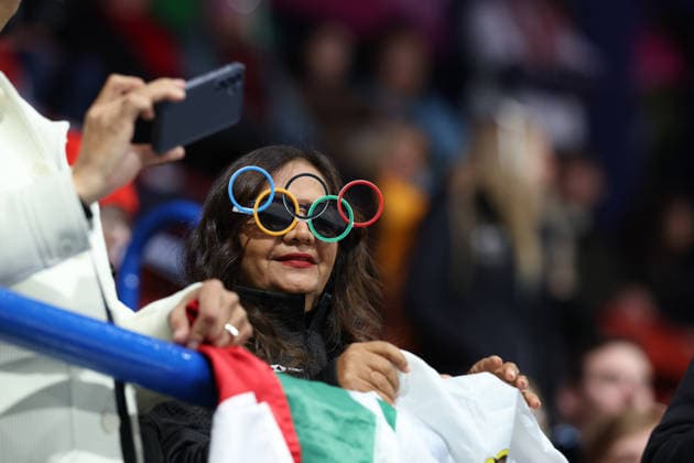 February 13, 2026, Milan, Lombardy, Italy: DIANA SUAZO, mum of Mexican skater Donovan Carrillo, attends the Free Skating program in the Men Single Skating of the Figure skating, Eiskunstlauf at the Milano Cortina 2026 Winter Olympic Games, Olympische Spiele, Olympia, OS Olympics 2026: Milano Cortina: Figure Skating Men Single Skating  - ZUMAc179 20260213_oly_c179_165 Copyright: xMickaelxChavetx