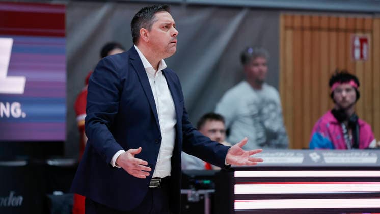 Im Bild: Verwunderung bei Head-Coach Sasa Filipovski (Wuerzburg Baskets) 13.02.2026, Fitness First Wuerzburg Baskets vs. MLP Academics Heidelberg, easyCredit BBL, 20. Spieltag, Deutschland, 97072, tectake-Arena Wuerzburg, Copyright: HMBxMedia xJulienxBecker