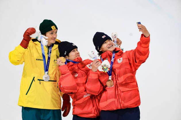 OLYMPICS - Winter Olympic Games, Olympische Spiele, Olympia, OS Milano Cortina 2026 LIVIGNO,ITALY,13.FEB.26 - OLYMPICS, SNOWBOARD - Winter Olympic Games Milano Cortina 2026, Snowboard Halfpipe, men, final, medal ceremony. Image shows Scotty James (AUS), Yuto Totsuka and Ryusei Yamada (JPN). Keywords: medal.  GEPAxpictures xWolfgangxGrebien