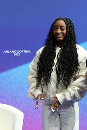 February 13, 2026, Milan, Lombardy, Italy: Artistic Gymnastics legends SIMONE BILES of USA attends the Free Skating program in the Men Single Skating of the Figure skating, Eiskunstlauf at the Milano Cortina 2026 Winter Olympic Games, Olympische Spiele, Olympia, OS Milan Italy - ZUMAc179 20260213_oly_c179_225 Copyright: xMickaelxChavetx