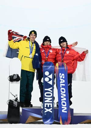 2026 WINTER Olympic Games, Olympische Spiele, Olympia, OS (L-R) Scotty James of Australia ,Yuto Totsuka from Japan and Ryusei Yamada from Japan pose with their medals ollowing the Men™s Snowboard Halfpipe Final at the Livigno Snow Park on day 7 of the 2026 Milano Cortina Winter Olympic Games in Italy, Friday, February 13, 2026. ( NO ARCHIVING, EDITORIAL USE ONLY MILANO LOMBARDY ITALY  Copyright: xDANxHIMBRECHTSx 20260214130507107157