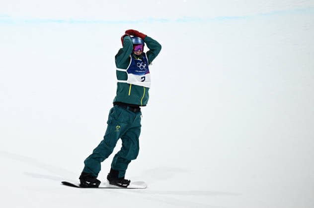 2026 WINTER Olympic Games, Olympische Spiele, Olympia, OS Scotty James of Australia reacts following his final run to win Silver in the Men™s Snowboard Halfpipe Final at the Livigno Snow Park on day 7 of the 2026 Milano Cortina Winter Olympic Games in Italy, Friday, February 13, 2026. ( NO ARCHIVING, EDITORIAL USE ONLY MILANO LOMBARDY ITALY  Copyright: xDANxHIMBRECHTSx 20260214159945960468