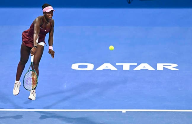 WTA, Tennis Damen QATAR OPEN 2026-SEMIFINAL Victoria Mboko of Canada competes in her women s singles semifinal match against Jelena Ostapenko of Latvia during the WTA Qatar TotalEnergies Open 2026 tennis tournament at the Khalifa International Tennis Complex in Doha, Qatar, on February 13, 2026. ¨ DOHA Qatar Copyright: xNOUSHADx