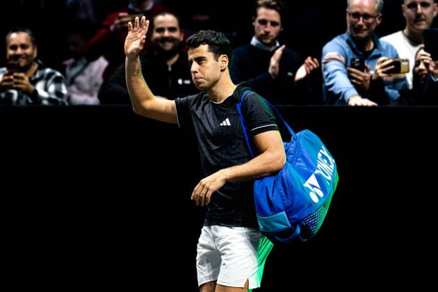 2026-02-13 ABN AMRO Open - Day Five ROTTERDAM, NETHERLANDS - FEBRUARY 13: Jaume Munar waving during Day Five of the ABN AMRO Open at Rotterdam Ahoy on February 13, 2026 in Rotterdam, Netherlands. (Photo by Gabriel Calvino Alonso BSR Agency) Rotterdam Netherlands Content not available for redistribution in The Netherlands directly or indirectly through any third parties. Copyright: xBSRxAgencyx