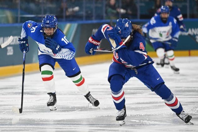 ABATANGELO Aurora (ITA) chasing during Women s Ice hockey, Eishockey - USA vs Italia, Olympic Winter games, Winterspiele,Spiele, Summer games Milano-Cortina 2026 in Milano, Italy, February 13 2026  Copyright: xFilippoxTomasi IPAxSportx xipa-agency.netx xx IPA_71458158 IPA_Agency_IPA71458158