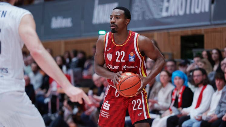 Im Bild: Johnathan Stove (Wuerzburg Baskets, 22) am Ball 13.02.2026, Fitness First Wuerzburg Baskets vs. MLP Academics Heidelberg, easyCredit BBL, 20. Spieltag, Deutschland, 97072, tectake-Arena Wuerzburg, Copyright: HMBxMedia xJulienxBecker